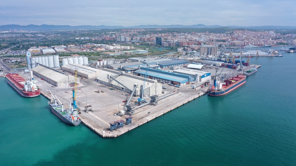 El Puerto de Tarragona aplica medidas complementarias en la estiba para descongestionar sus muelles