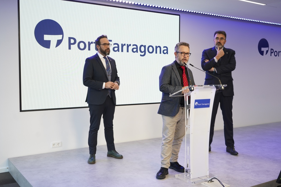 Los puertos de Barcelona y Tarragona crearán una agenda común sobre temas estratégicos