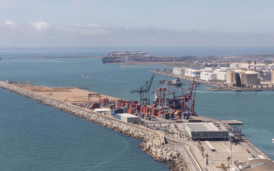 El Puerto de Barcelona inicia la licitación para la conexión entre los muelles de la Energía y Adossat